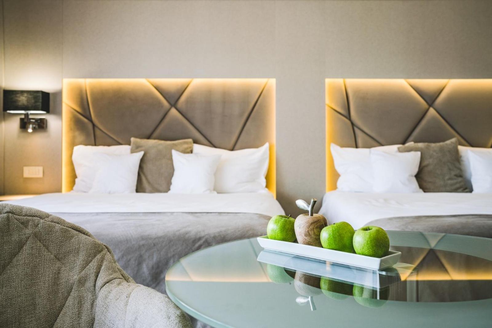 Hotel Eden Garden Spa Câmpulung Moldovenesc Exteriör bild